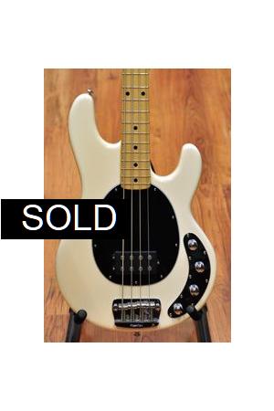 Musicman Stingray 4 White-used Musicman Stingray 4 White-used